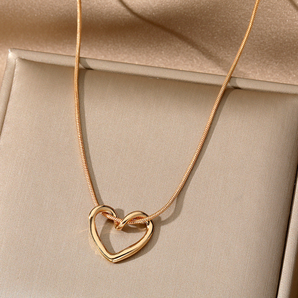 Niche Hollow Heart Necklace For Women - Global Trending